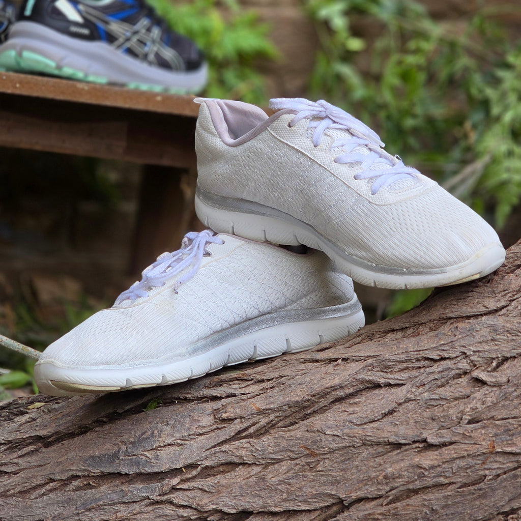 Size 6.5 Skechers Stretch Lace | Original USA Imported | USED Ghazali Style