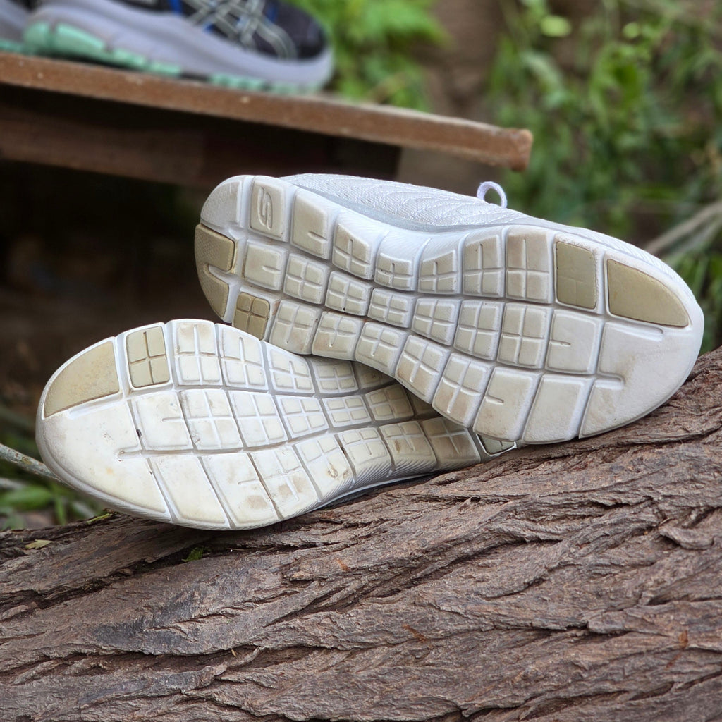 Size 6.5 Skechers Stretch Lace | Original USA Imported | USED Ghazali Style