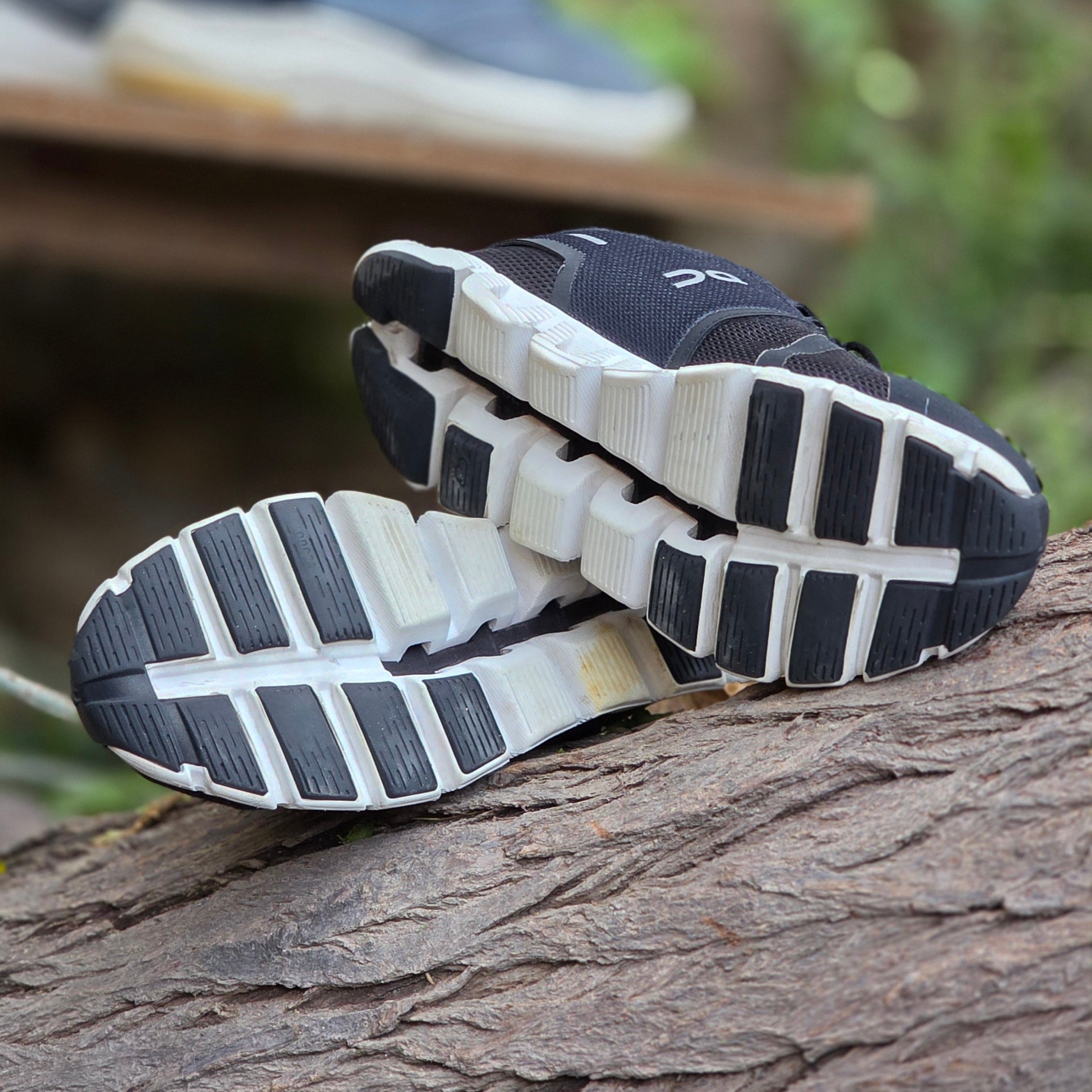Size 4 ON Cloud 5 Black & White Running Shoes (Used) | Ghazali Style