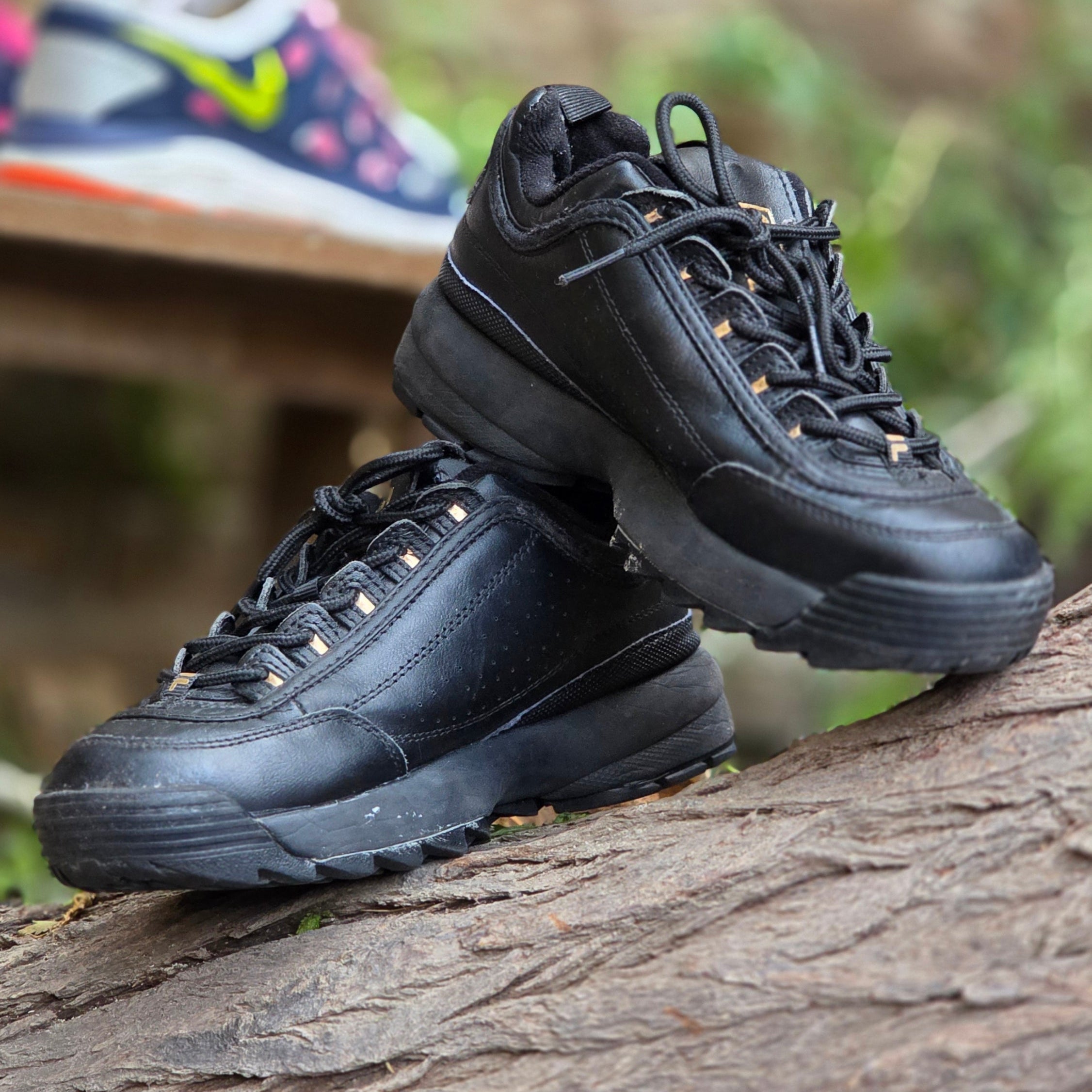 Size 5 FILA Disruptor 2 Women’s Sneakers – Black Leather (USED) | Ghazali Style