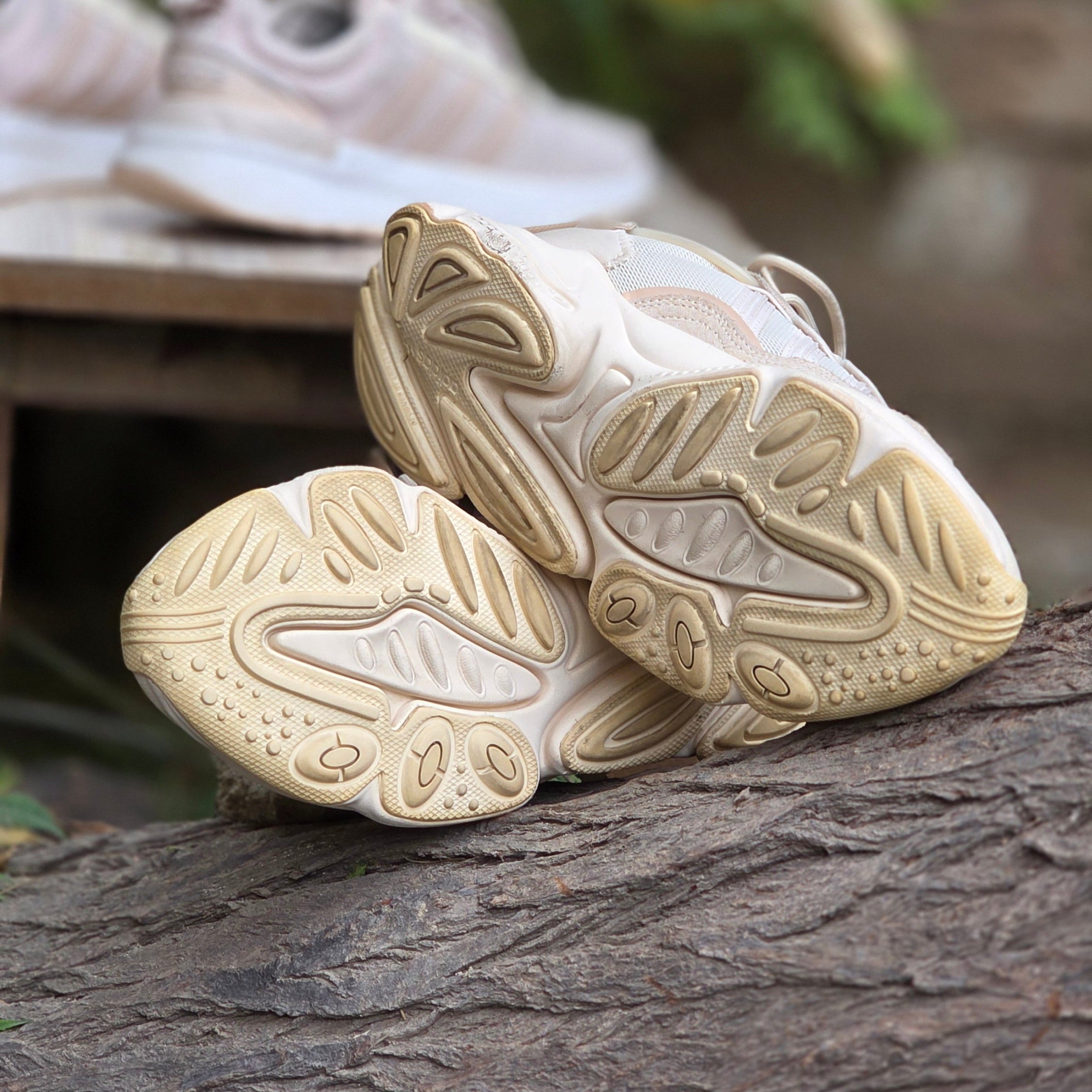 Size 5 Adidas Originals OZWEEGO Low-Top Beige Sneakers EE6462 (USED) | Ghazali Style