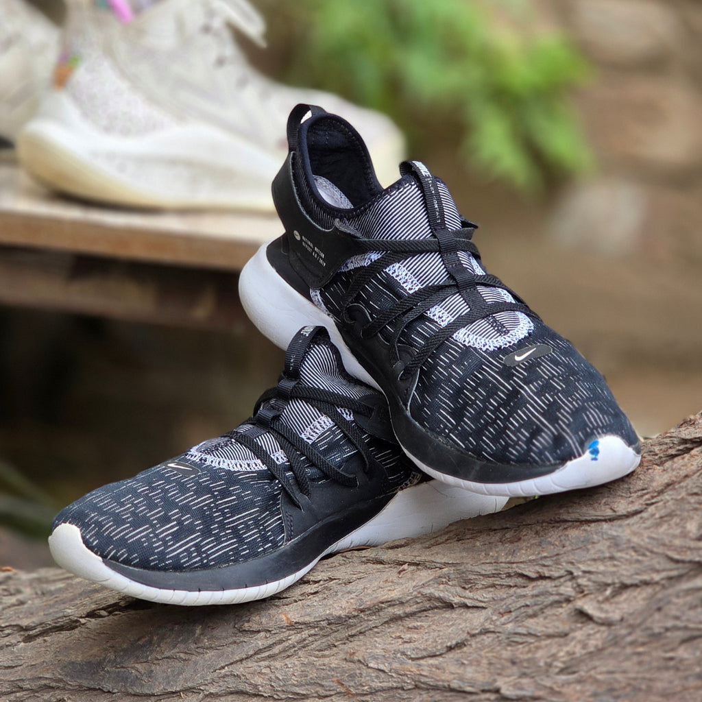 Size 7 Nike Flex Contact 3 “Black / White” – USED Running Shoes | Ghazali Style