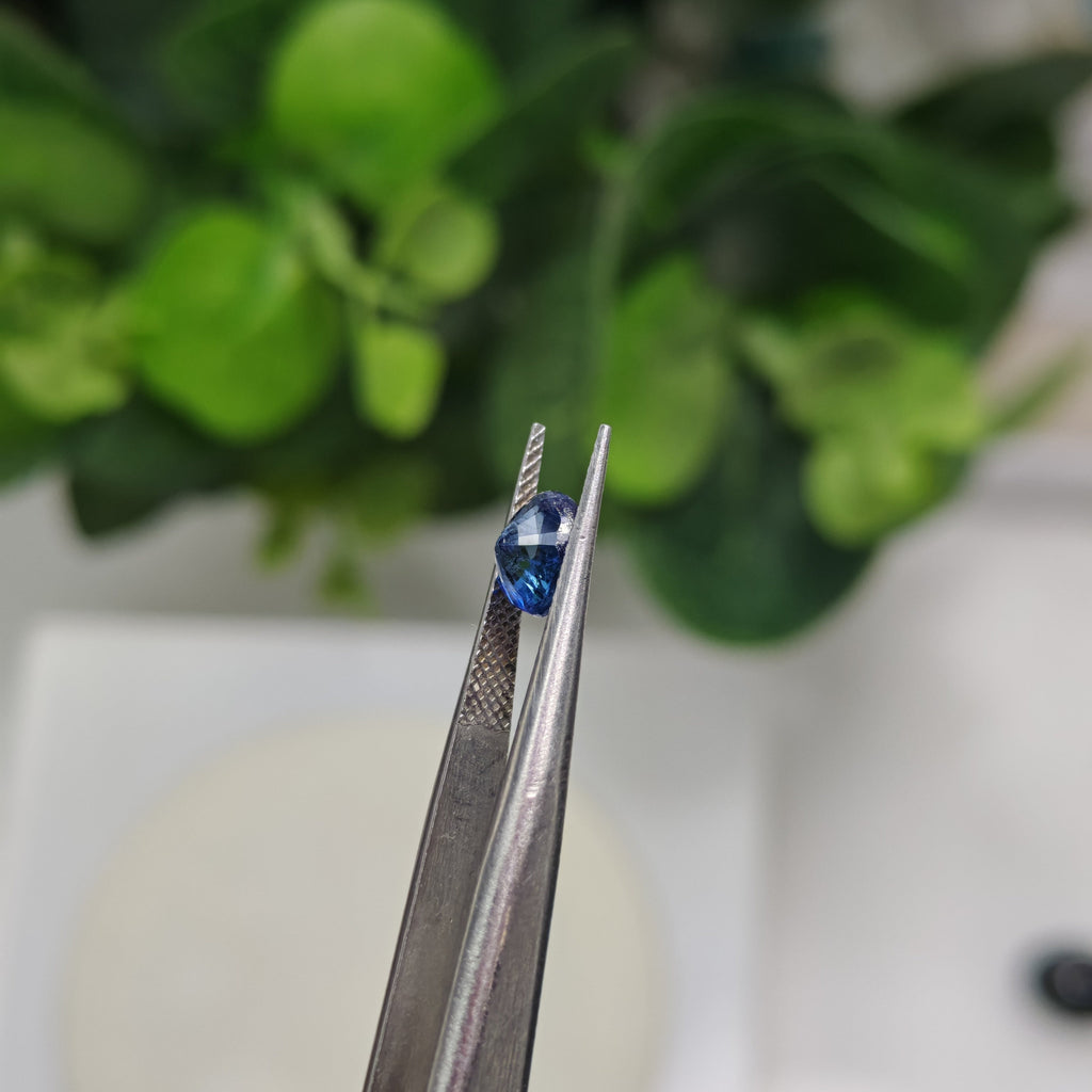 Natural Blue Sapphire – 1.25 Carat | Authentic GGI Certified Gem